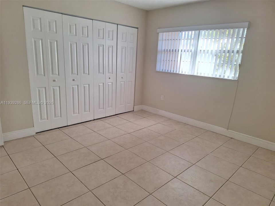 For Rent: $2,300 (2 beds, 1 baths, 1114 Square Feet)