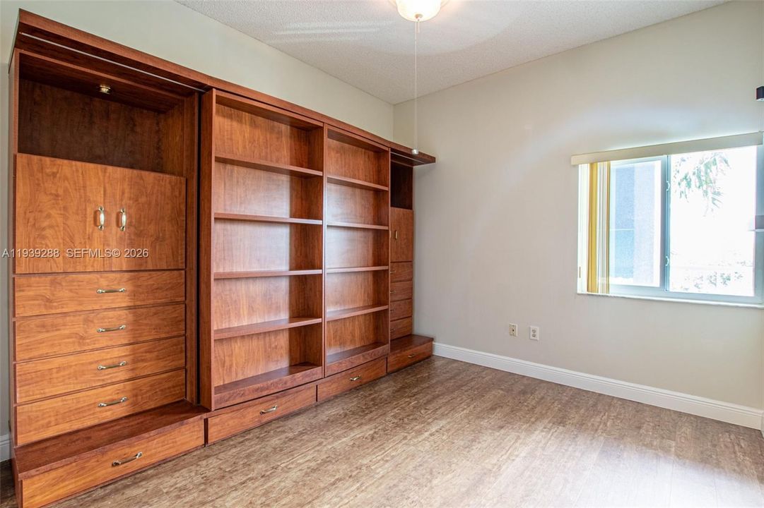 En Venta: $249,000 (2 camas, 2 baños, 1500 Pies cuadrados)