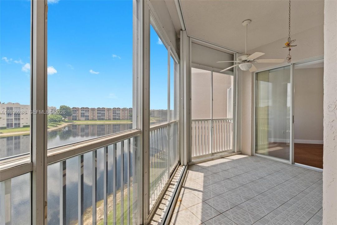 En Venta: $249,000 (2 camas, 2 baños, 1500 Pies cuadrados)