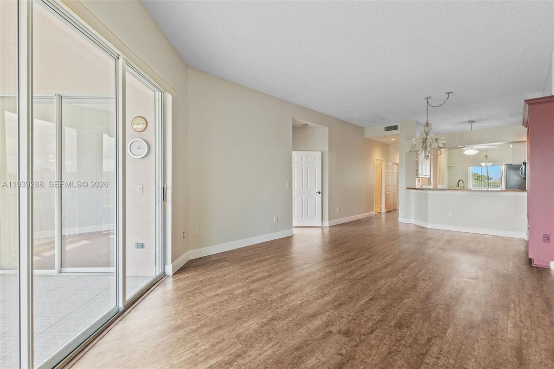 En Venta: $249,000 (2 camas, 2 baños, 1500 Pies cuadrados)