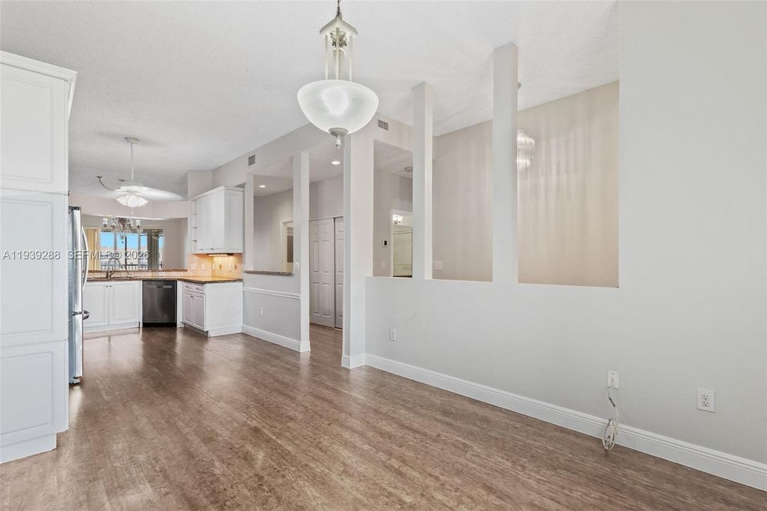 En Venta: $249,000 (2 camas, 2 baños, 1500 Pies cuadrados)