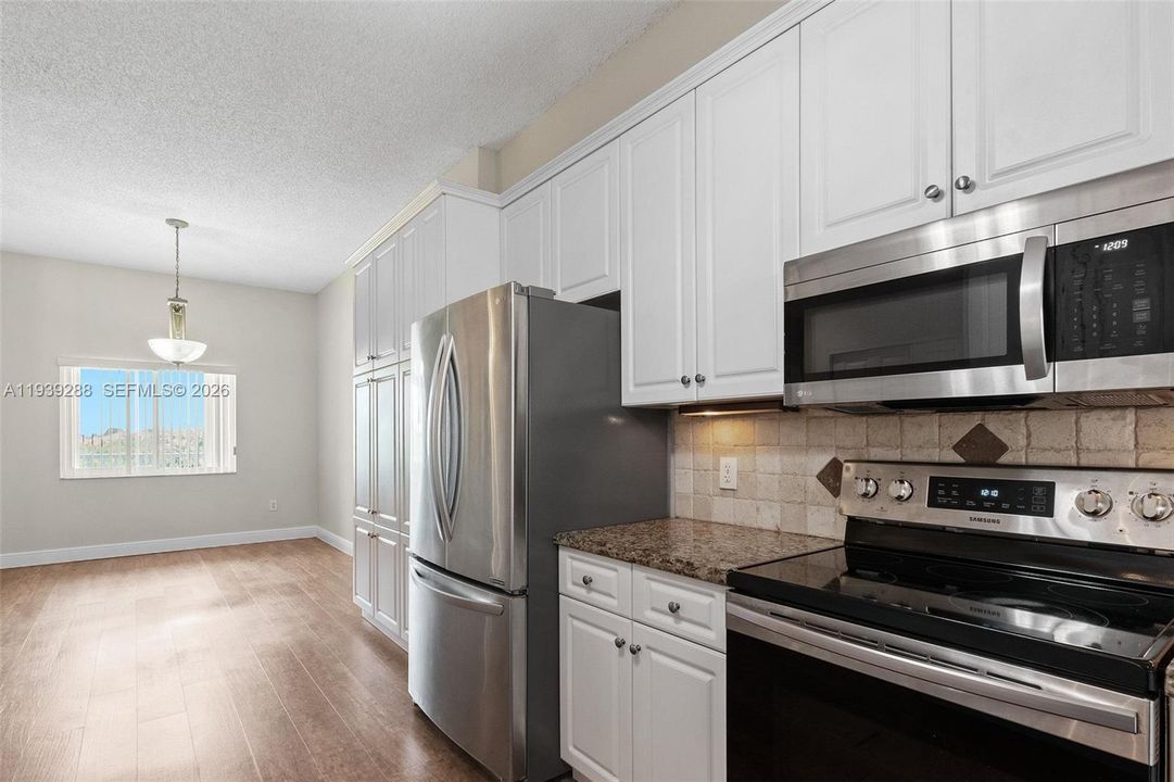 En Venta: $249,000 (2 camas, 2 baños, 1500 Pies cuadrados)