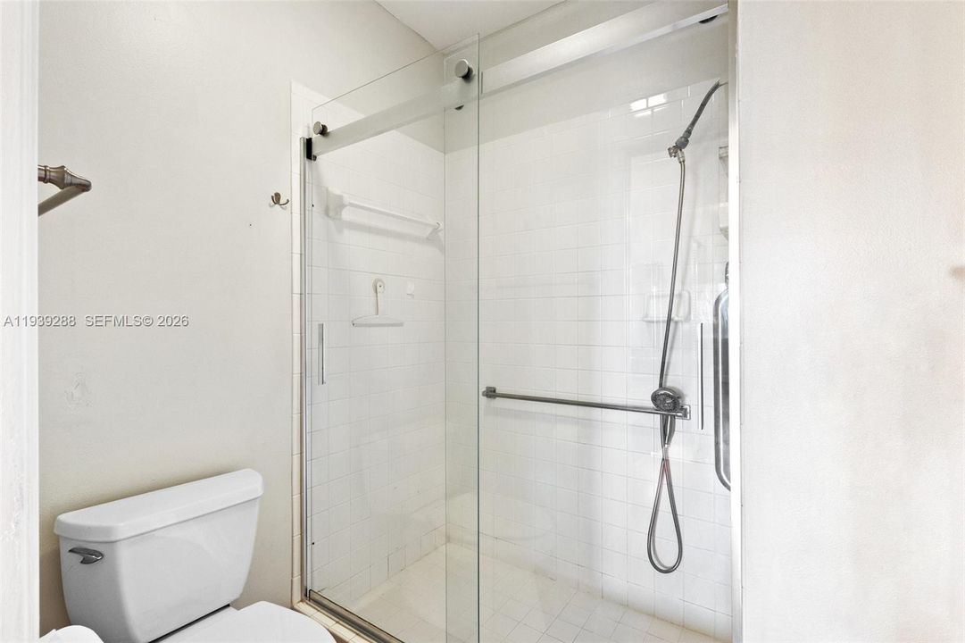 En Venta: $249,000 (2 camas, 2 baños, 1500 Pies cuadrados)