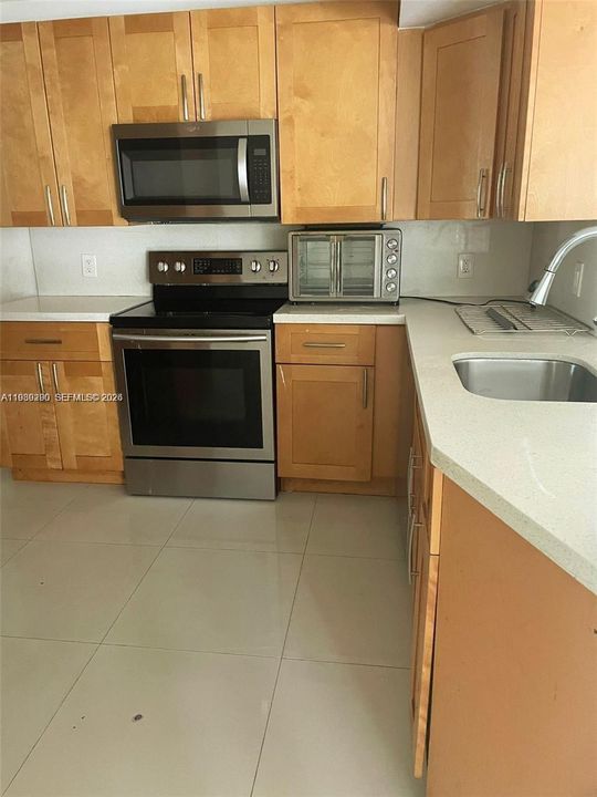 For Rent: $2,700 (3 beds, 2 baths, 1166 Square Feet)