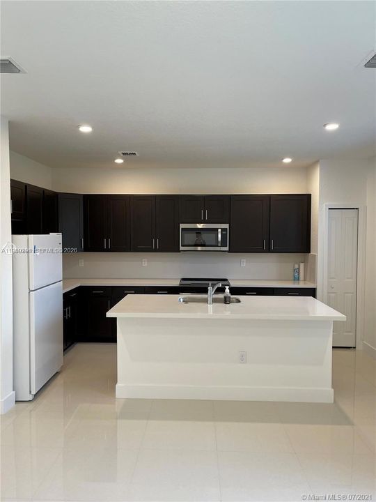 For Rent: $3,400 (4 beds, 3 baths, 2208 Square Feet)