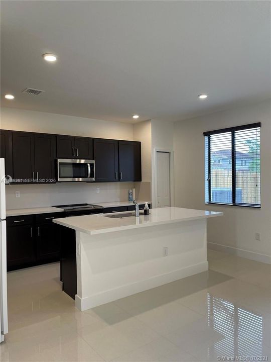 For Rent: $3,400 (4 beds, 3 baths, 2208 Square Feet)