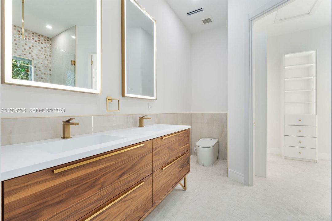 En Venta: $3,290,000 (4 camas, 5 baños, 3467 Pies cuadrados)