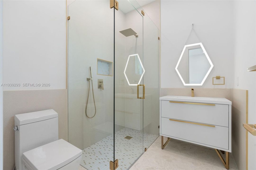 En Venta: $3,290,000 (4 camas, 5 baños, 3467 Pies cuadrados)