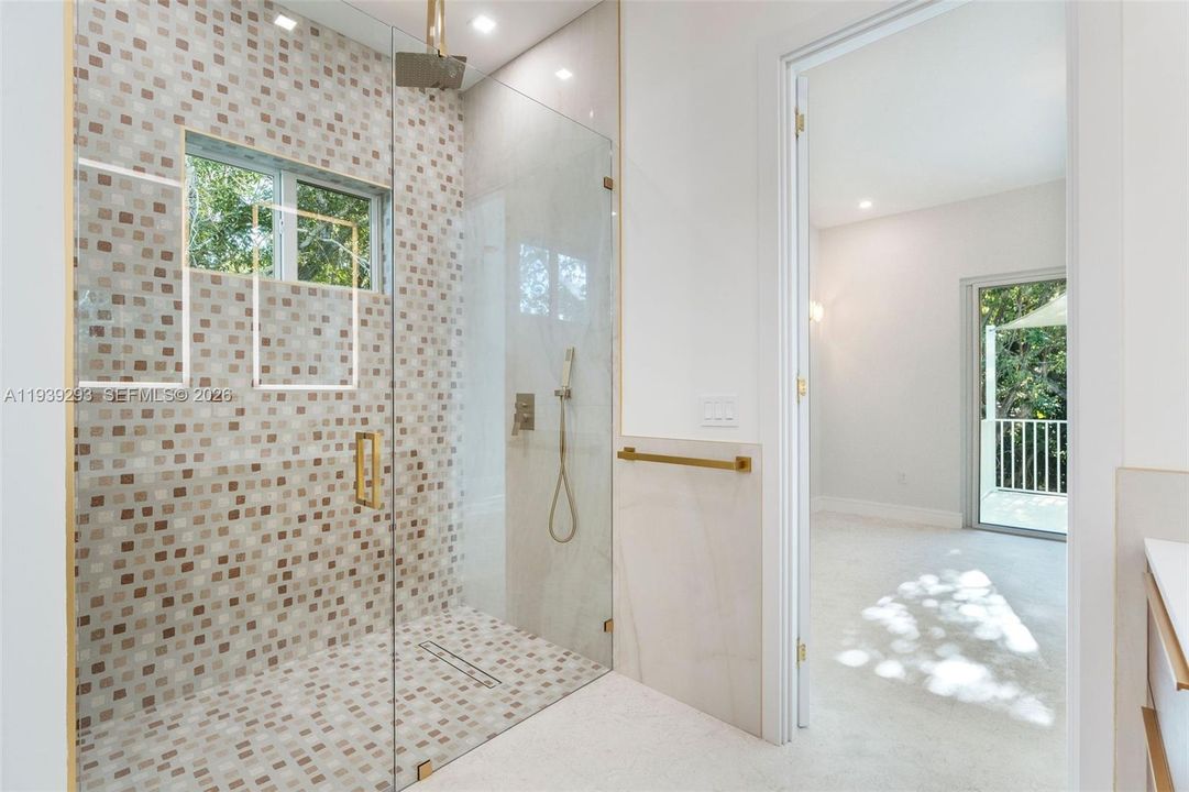 En Venta: $3,290,000 (4 camas, 5 baños, 3467 Pies cuadrados)