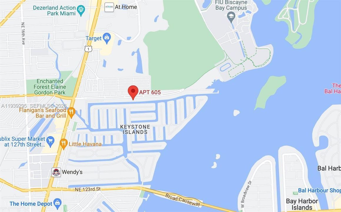 出租: $1,900 (1 贝兹, 1 浴室, 723 平方英尺)