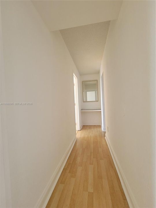 出租: $1,900 (1 贝兹, 1 浴室, 723 平方英尺)