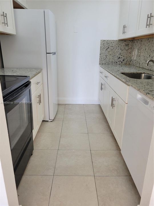 出租: $1,900 (1 贝兹, 1 浴室, 723 平方英尺)