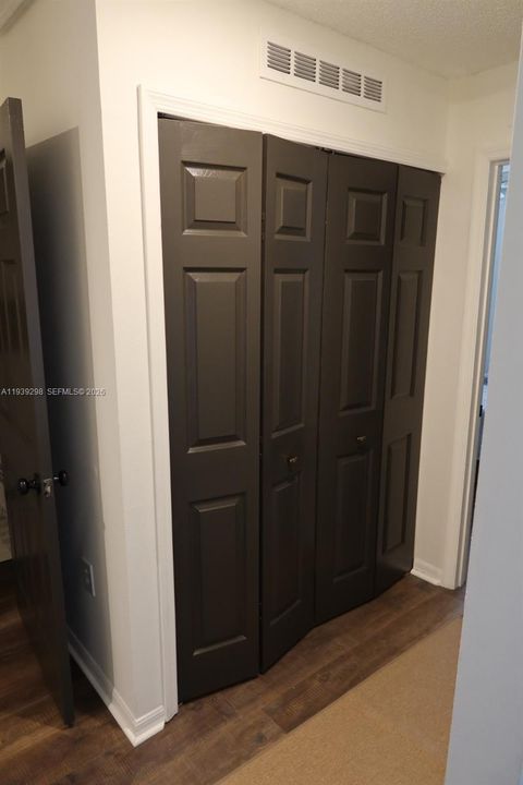 На продажу: $289,000 (3 спален, 2 ванн, 0 Квадратных фут)