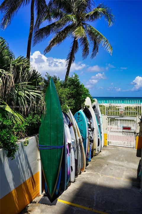 For Rent: $4,400 (2 beds, 2 baths, 824 Square Feet)