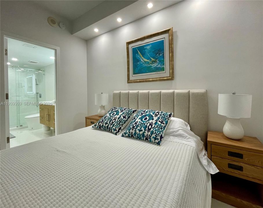 For Rent: $4,400 (2 beds, 2 baths, 824 Square Feet)