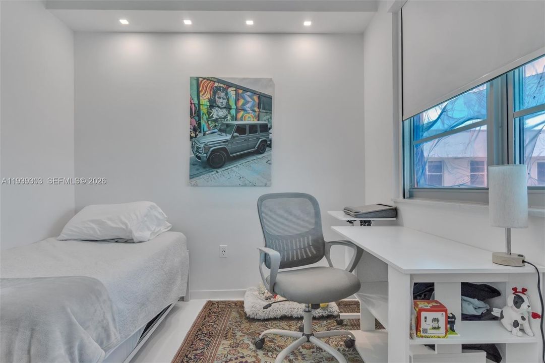 For Rent: $4,400 (2 beds, 2 baths, 824 Square Feet)