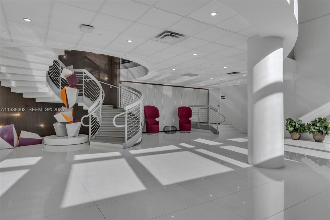 For Rent: $4,400 (2 beds, 2 baths, 824 Square Feet)