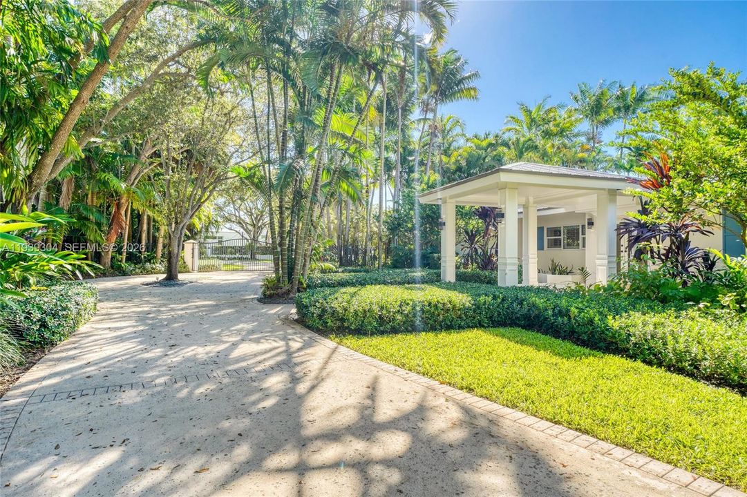 En Renta: $16,000 (5 camas, 4 baños, 3902 Pies cuadrados)