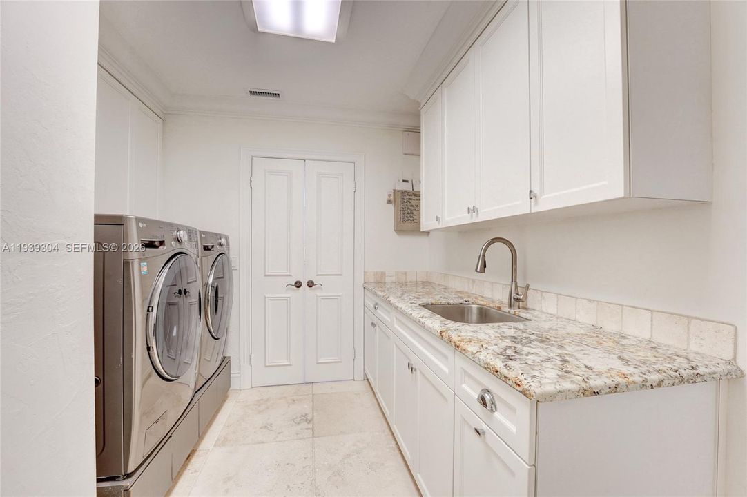 En Renta: $16,000 (5 camas, 4 baños, 3902 Pies cuadrados)