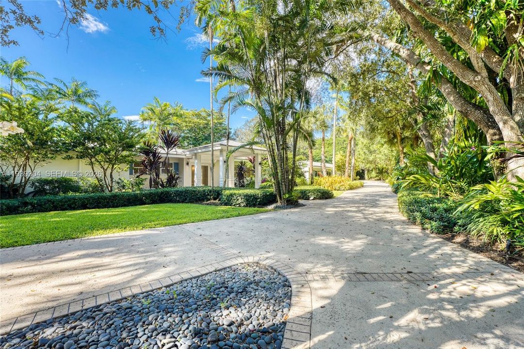 En Renta: $16,000 (5 camas, 4 baños, 3902 Pies cuadrados)