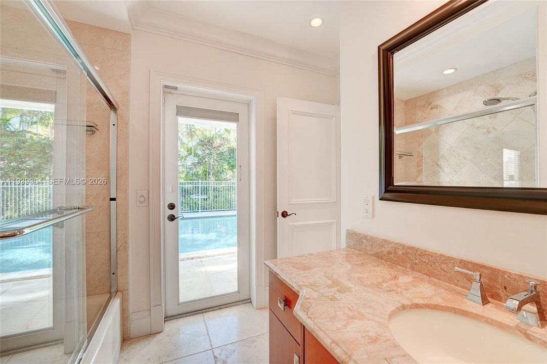 En Renta: $16,000 (5 camas, 4 baños, 3902 Pies cuadrados)