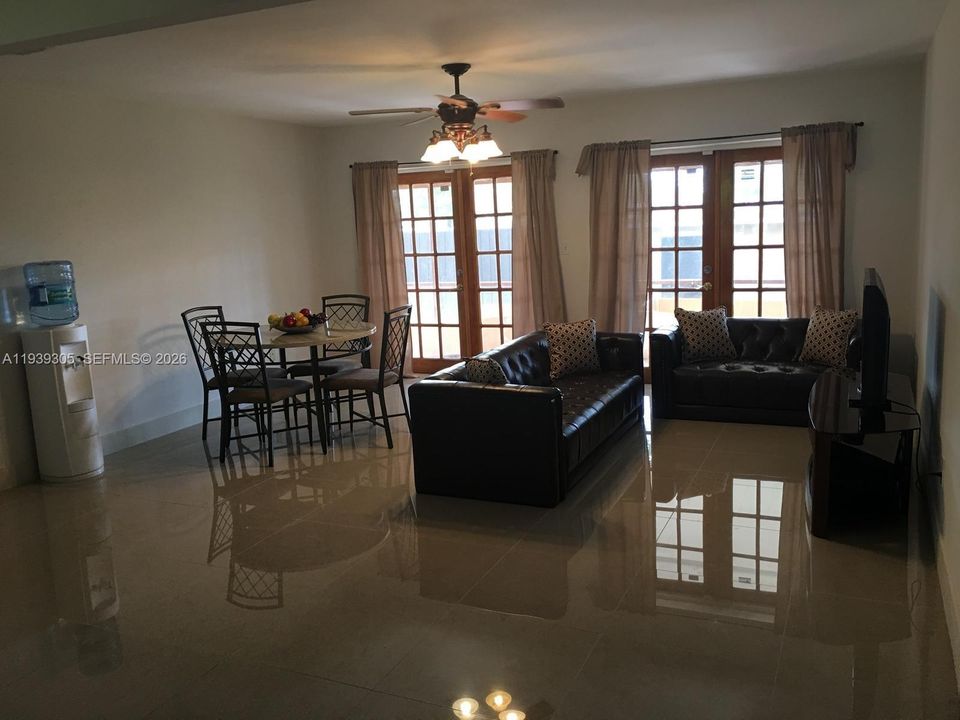 For Rent: $3,800 (3 beds, 2 baths, 2052 Square Feet)