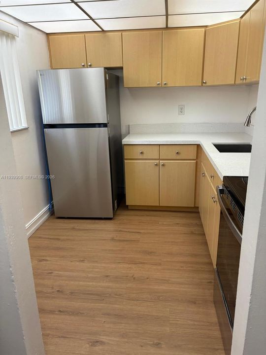 For Rent: $1,990 (1 beds, 1 baths, 705 Square Feet)