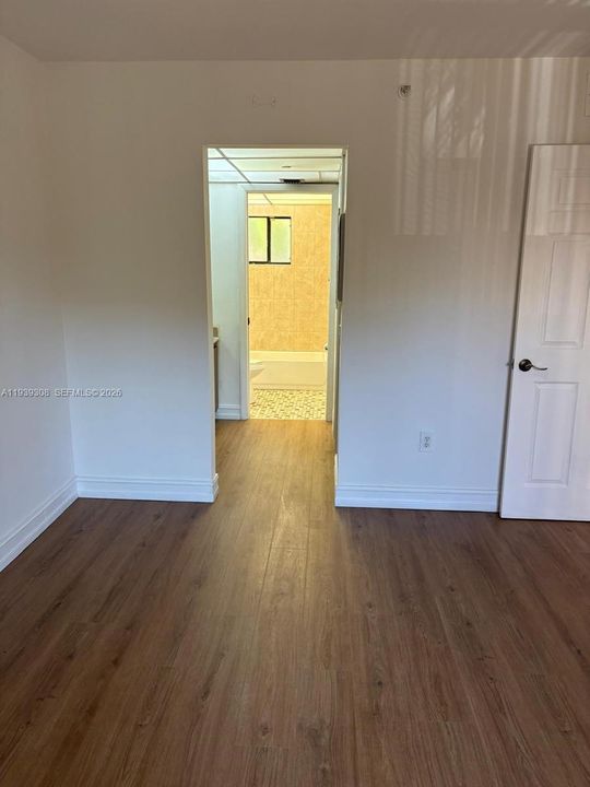 For Rent: $1,990 (1 beds, 1 baths, 705 Square Feet)