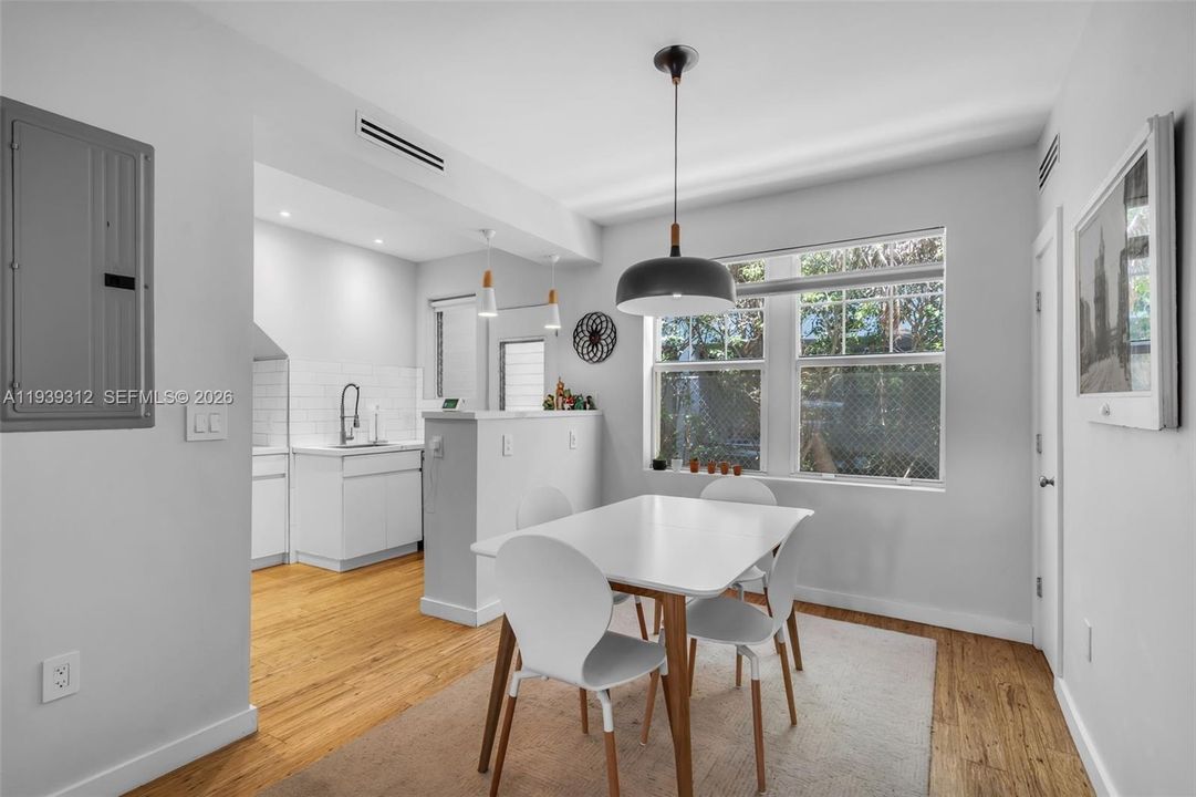 En Venta: $450,000 (2 camas, 2 baños, 760 Pies cuadrados)