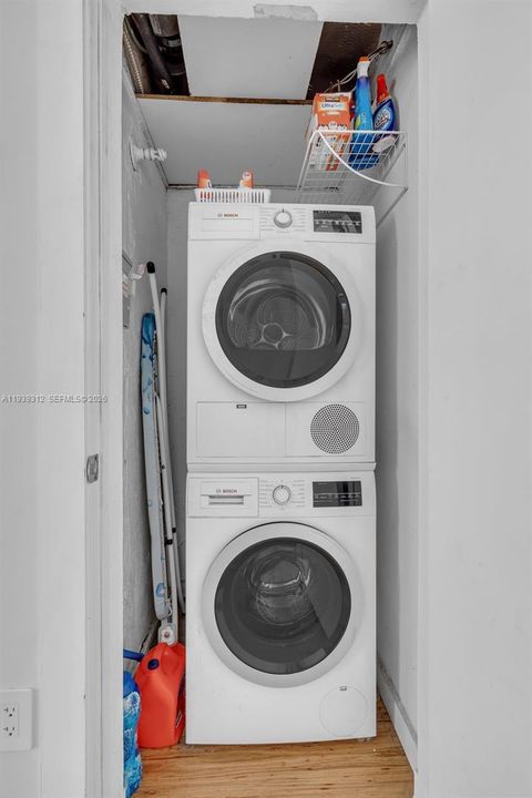 En Venta: $450,000 (2 camas, 2 baños, 760 Pies cuadrados)