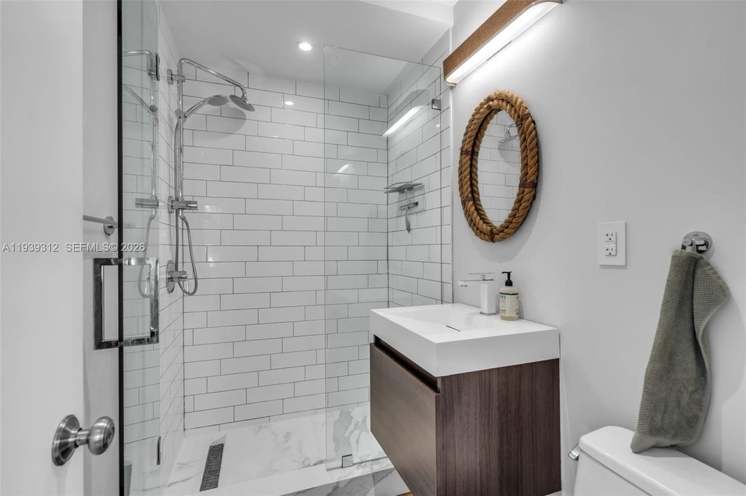 En Venta: $450,000 (2 camas, 2 baños, 760 Pies cuadrados)