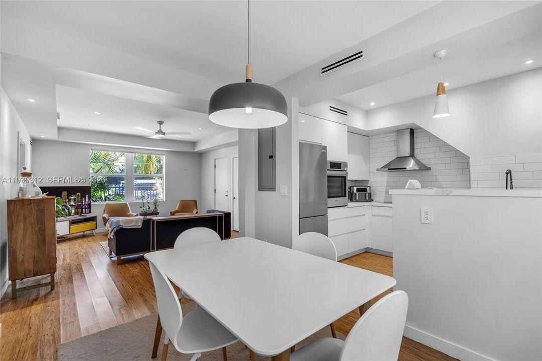 En Venta: $450,000 (2 camas, 2 baños, 760 Pies cuadrados)