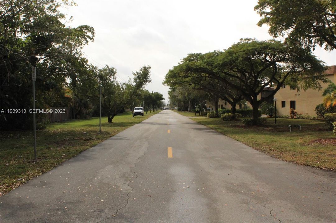 出租: $2,000 (2 贝兹, 2 浴室, 905 平方英尺)