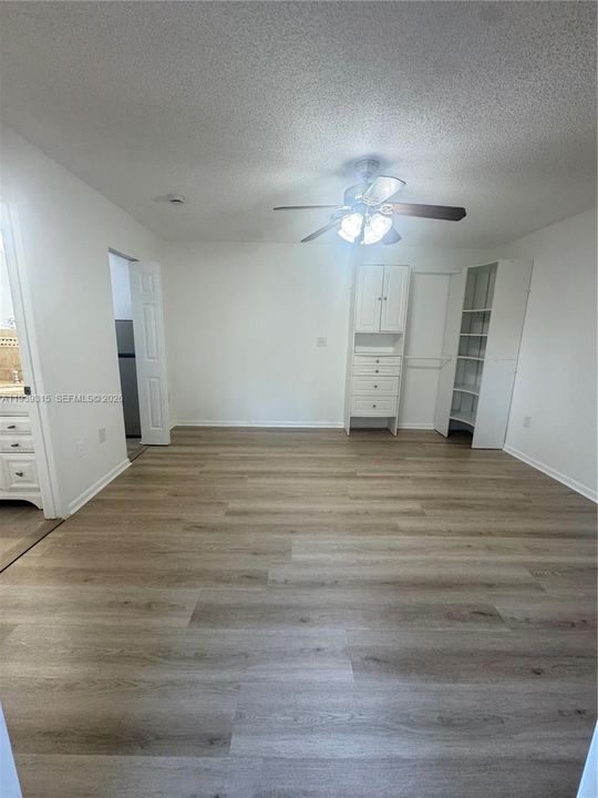 В аренду: $1,200 (0 спален, 1 ванн, 250 Квадратных фут)