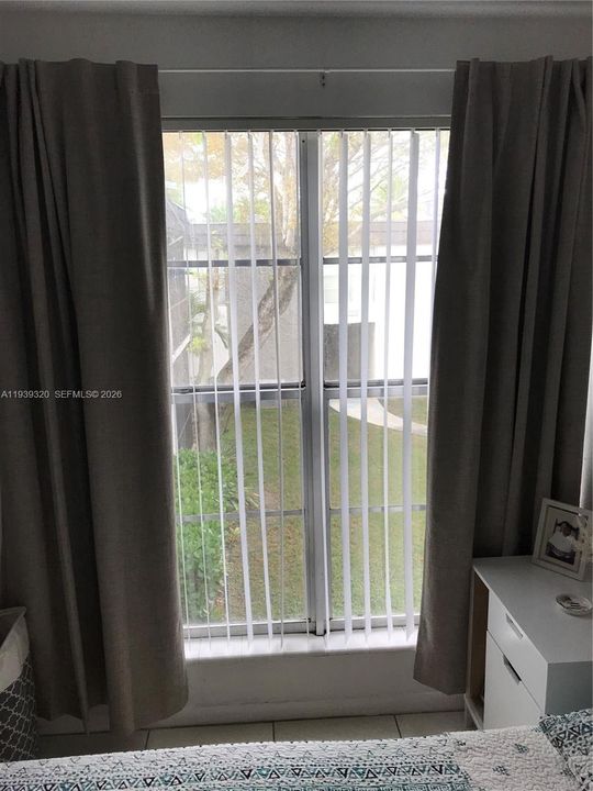 For Rent: $2,095 (2 beds, 1 baths, 891 Square Feet)