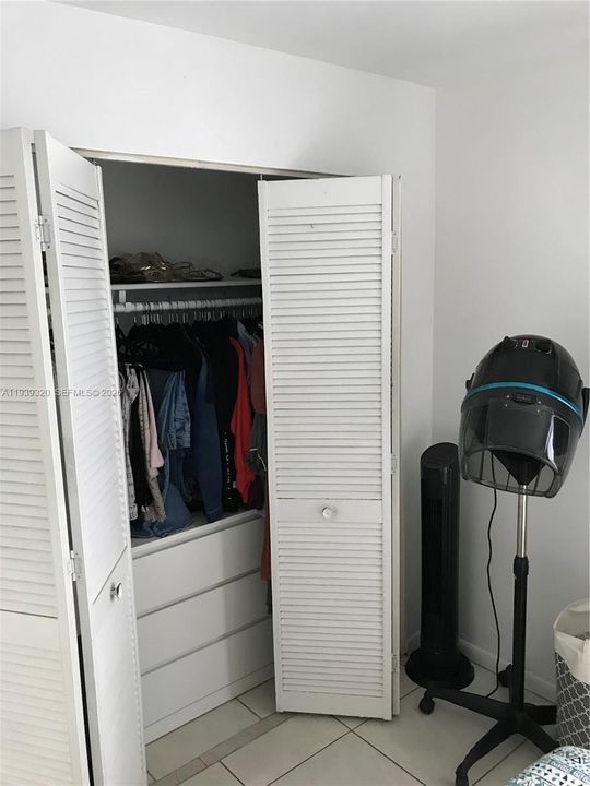 For Rent: $2,095 (2 beds, 1 baths, 891 Square Feet)