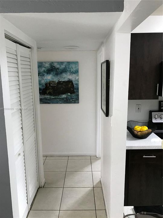 For Rent: $2,095 (2 beds, 1 baths, 891 Square Feet)