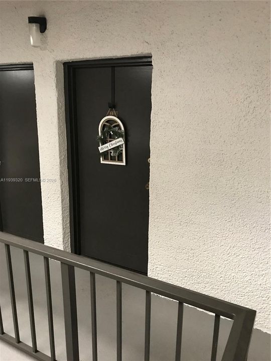 For Rent: $2,095 (2 beds, 1 baths, 891 Square Feet)