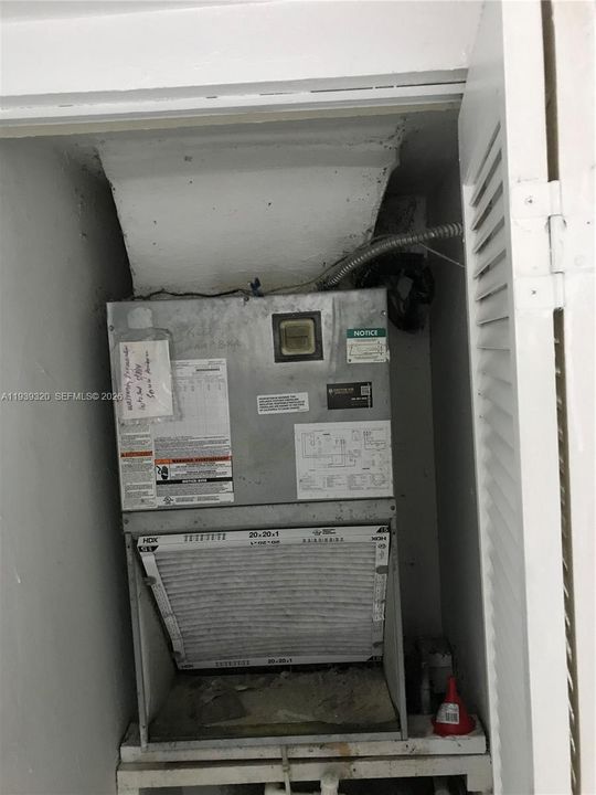 For Rent: $2,095 (2 beds, 1 baths, 891 Square Feet)