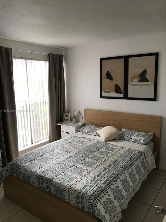 For Rent: $2,095 (2 beds, 1 baths, 891 Square Feet)