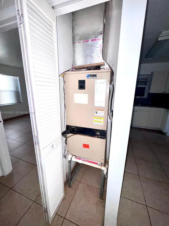 В аренду: $2,200 (2 спален, 1 ванн, 3427 Квадратных фут)