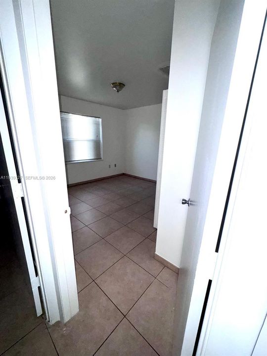 В аренду: $2,200 (2 спален, 1 ванн, 3427 Квадратных фут)