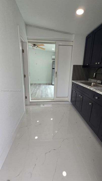 出租: $2,400 (2 贝兹, 1 浴室, 0 平方英尺)