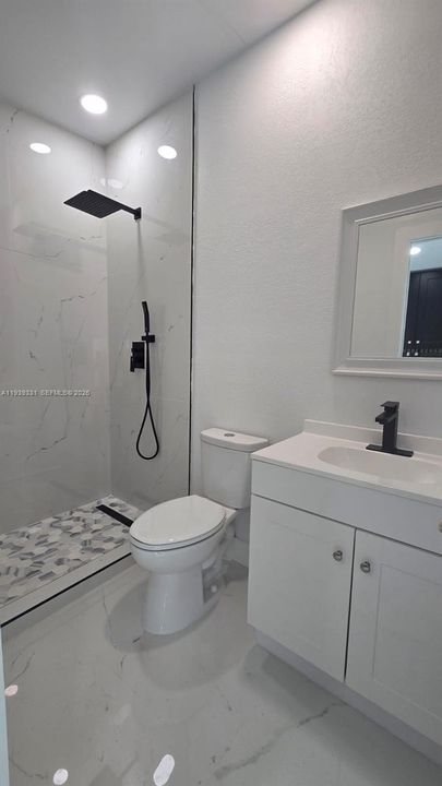 出租: $2,400 (2 贝兹, 1 浴室, 0 平方英尺)