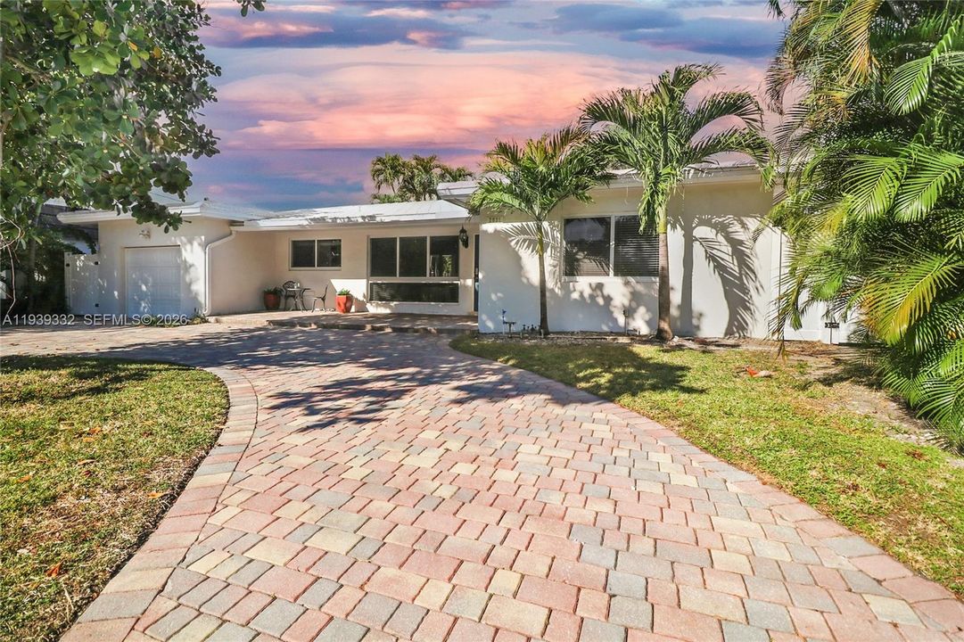 В аренду: $9,500 (3 спален, 3 ванн, 1320 Квадратных фут)