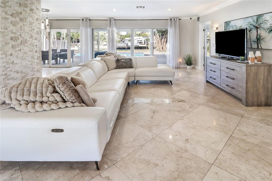 В аренду: $9,500 (3 спален, 3 ванн, 1320 Квадратных фут)