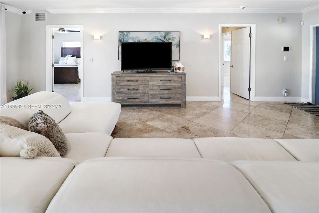 В аренду: $9,500 (3 спален, 3 ванн, 1320 Квадратных фут)