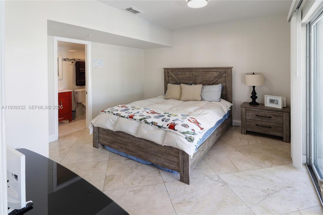 В аренду: $9,500 (3 спален, 3 ванн, 1320 Квадратных фут)