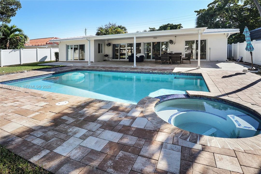 В аренду: $9,500 (3 спален, 3 ванн, 1320 Квадратных фут)