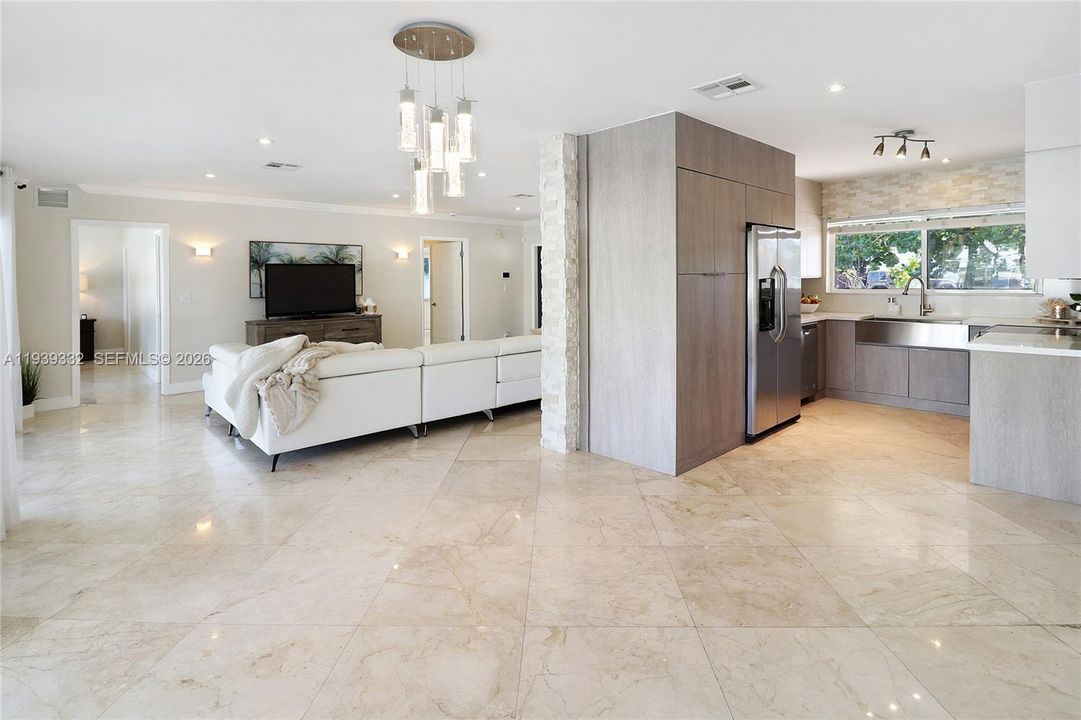 В аренду: $9,500 (3 спален, 3 ванн, 1320 Квадратных фут)